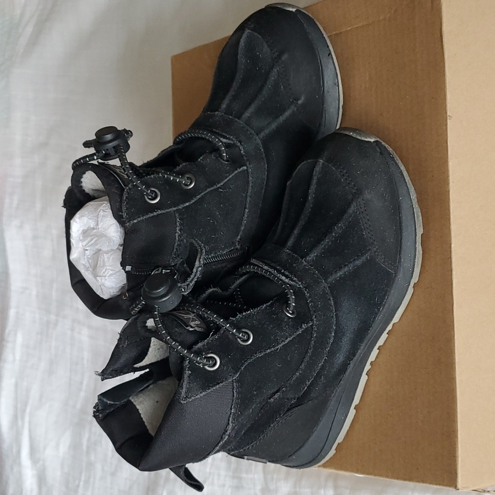 UGG Turlock waterproof snow boot Size 12